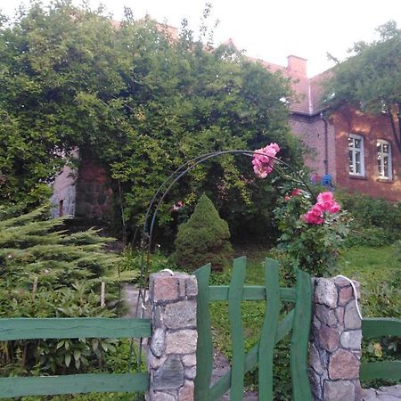Alte Schule am See Biskupiec  Exterior foto